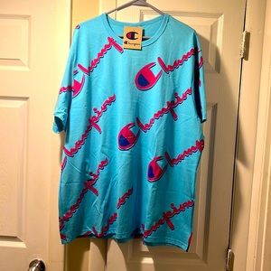 NWT Champion t-shirt in perfect condition never worn